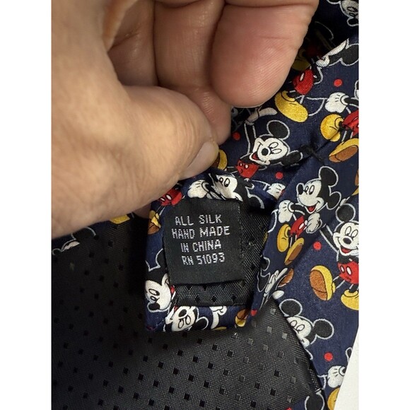 Mickey Unlimited Disney Mickey Mouse Silk Neck Tie New - Picture 7 of 7